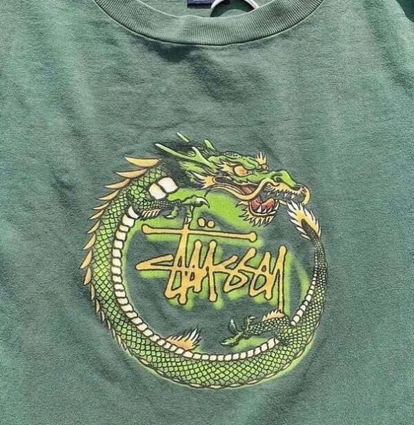 Feye Shop 90s Stussy Dragons T-Shirt Outfit